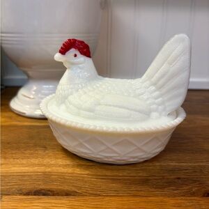 Westmoreland Milk glass Nesting Hen